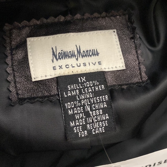 SOLD! Neiman Marcus 100% Lamb Leather Coat - Picture 8 of 8